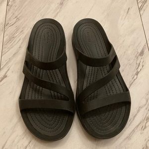 Crocs Sandals Swiftwater Flip Flops women’s size 7 Black